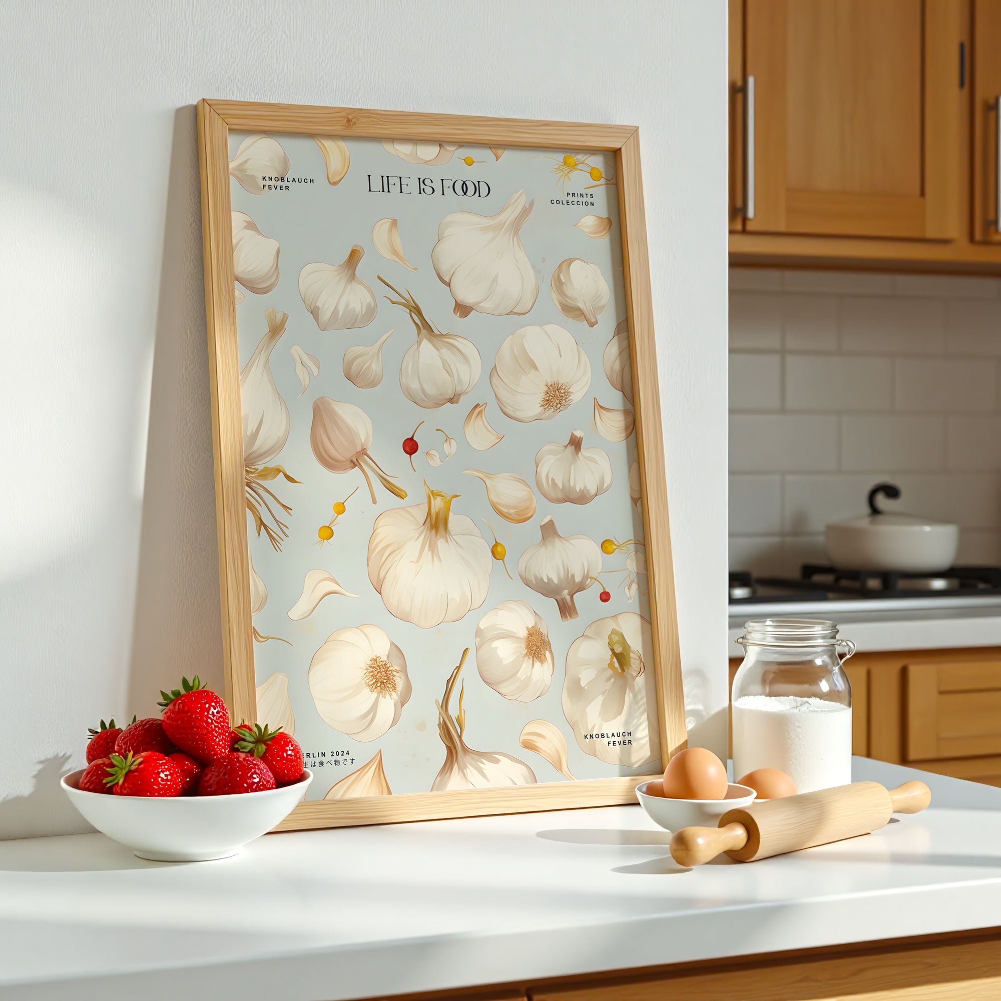 Knoblauch Fever Poster framed in kitchen – bold food art print from Berlin